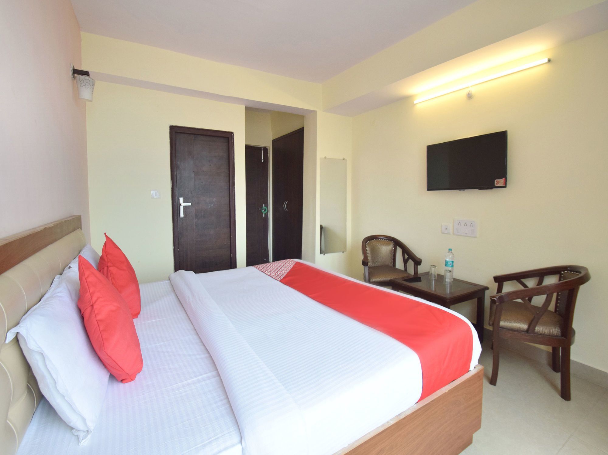 Oyo 8439 Hotel Howard Shimla Bagian luar foto