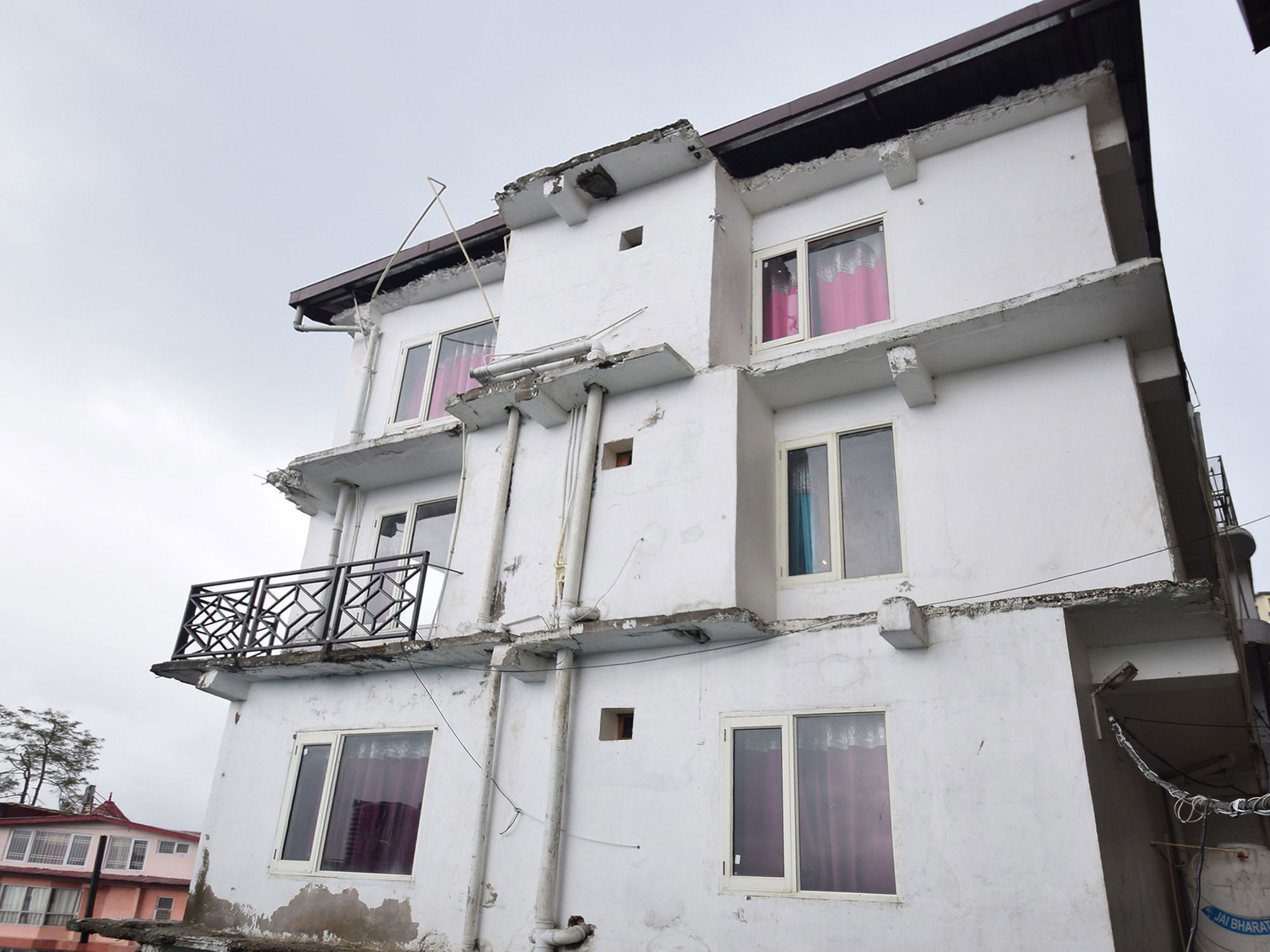 Oyo 8439 Hotel Howard Shimla Bagian luar foto