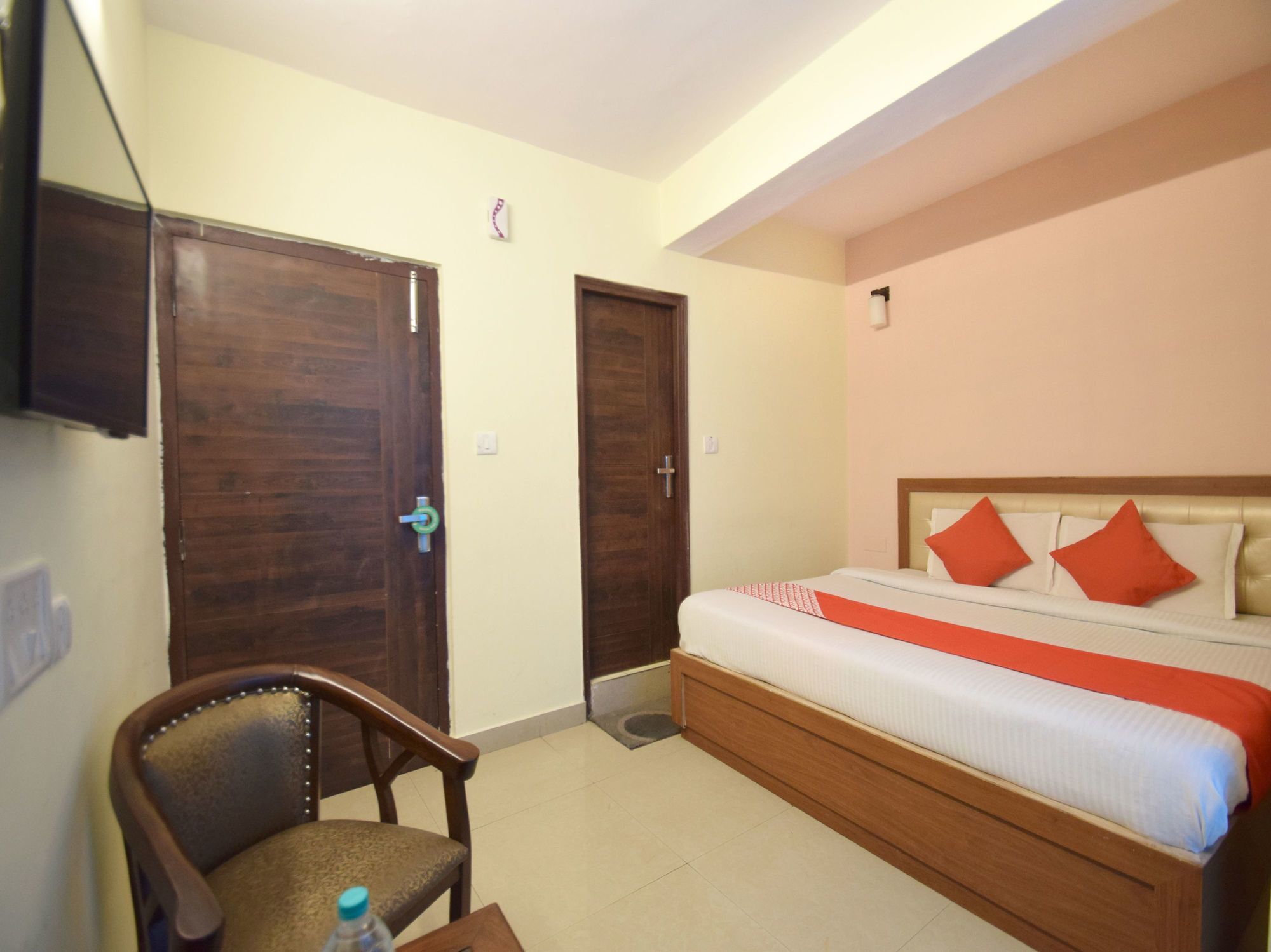 Oyo 8439 Hotel Howard Shimla Bagian luar foto